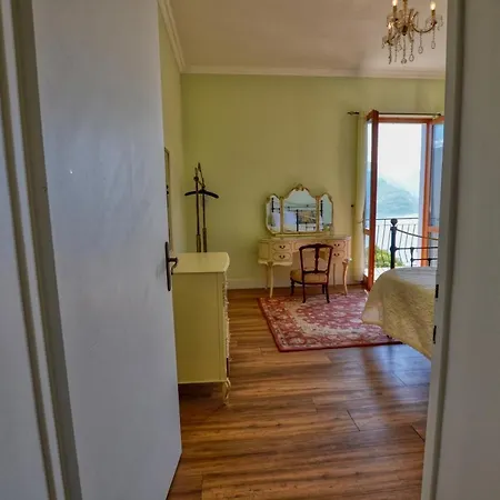 Pezzo 2-bedroom Lakeview With Shared Garden And Terrace Apartment San Siro (Lombardy)