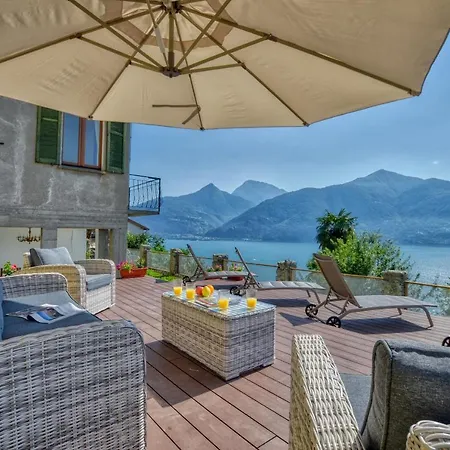 Pezzo 2-bedroom Lakeview With Shared Garden And Terrace Apartment
