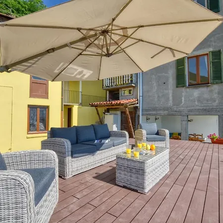 شقة Pezzo 2-bedroom Lakeview With Shared Garden And Terrace سان سيرو