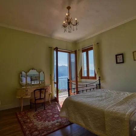 Pezzo 2-bedroom Lakeview With Shared Garden And Terrace Apartment San Siro (Lombardy)